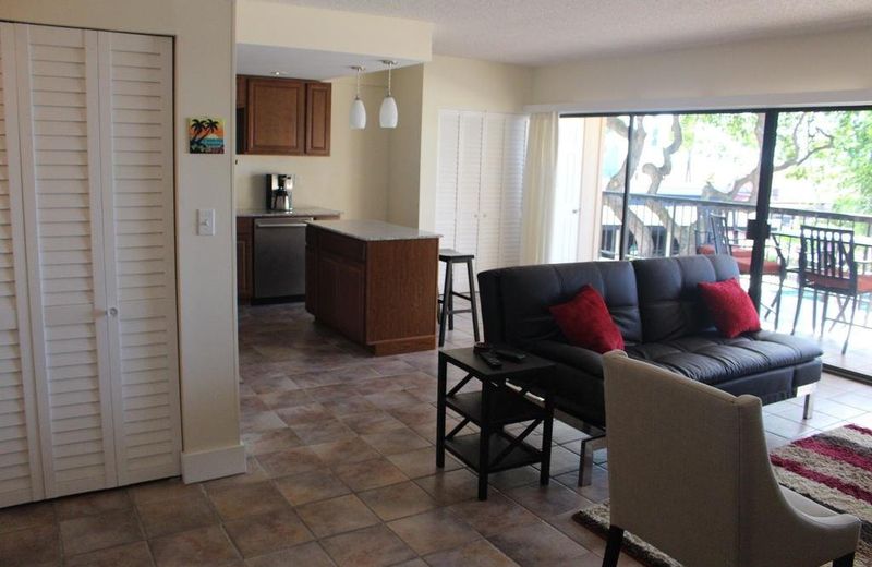 Kona Plaza 201 by RedAwning