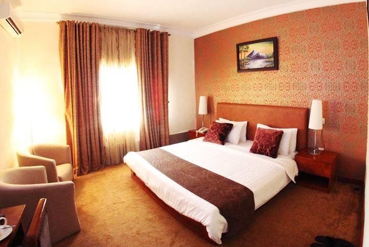 Pearl Gate Hotel