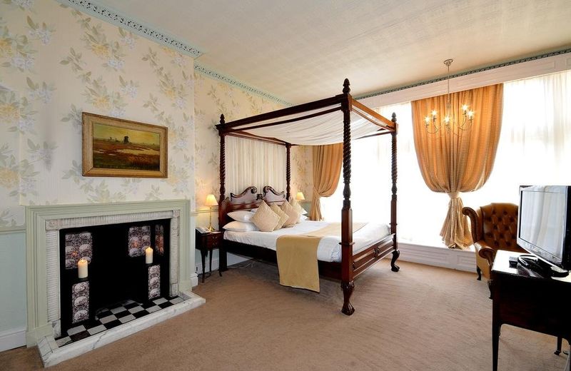 Cave Castle Hotel & Country Club