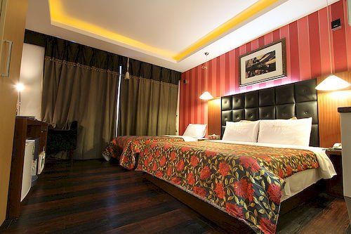 Carlton Hotel