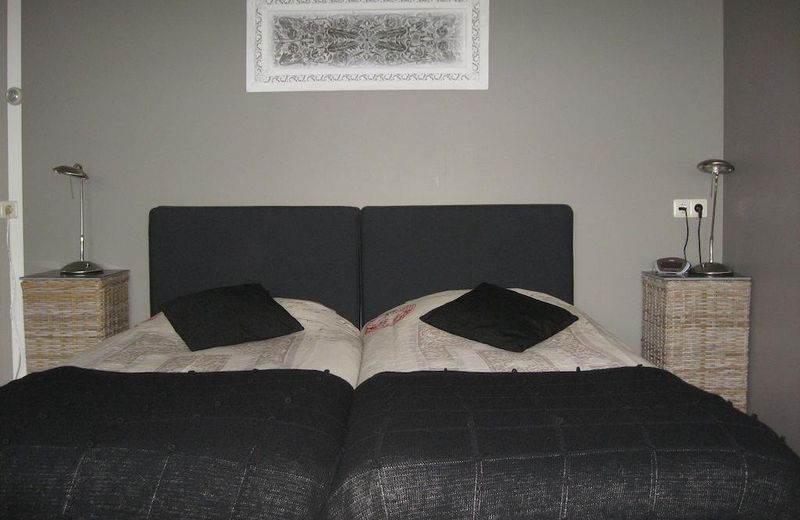 Broeks' Bed En Brood