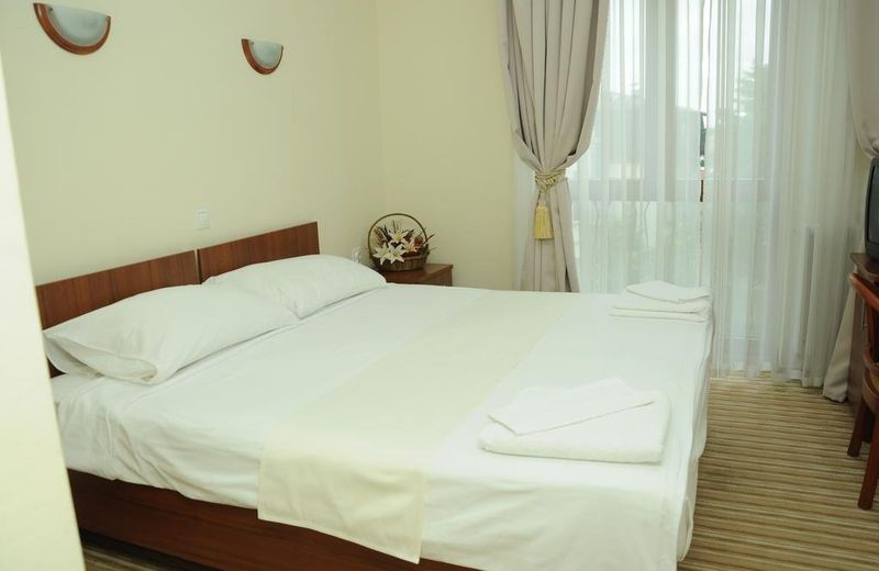 Hotel Shirok Sokak