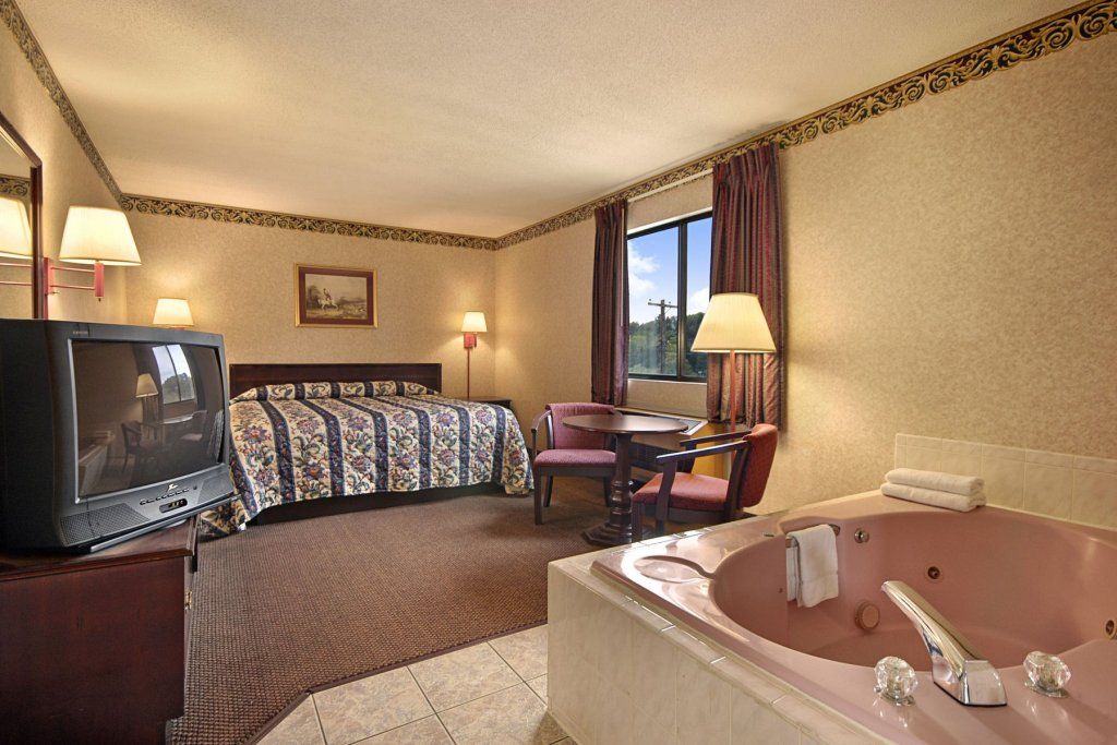 Super 8 by Wyndham Hancock MD