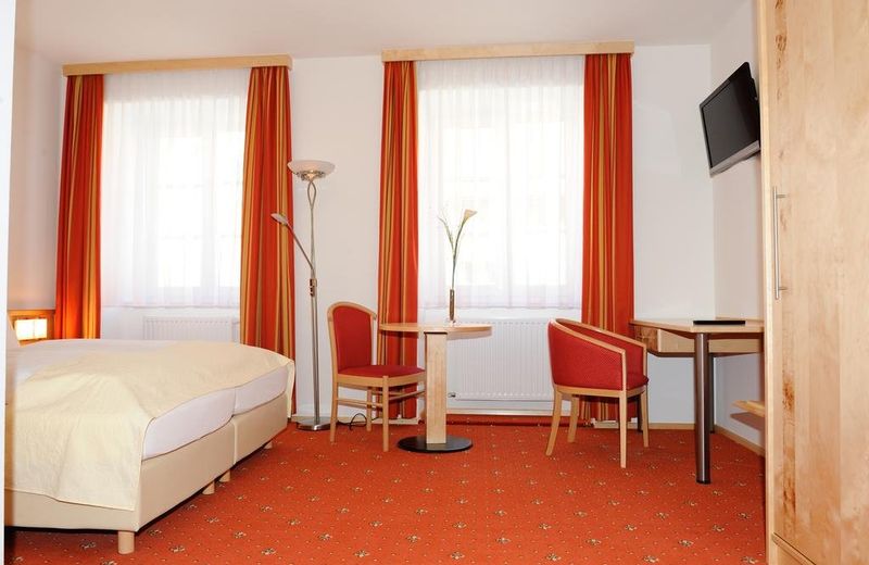 Hotel-Gasthof-Fleischerei - Zur alten Post