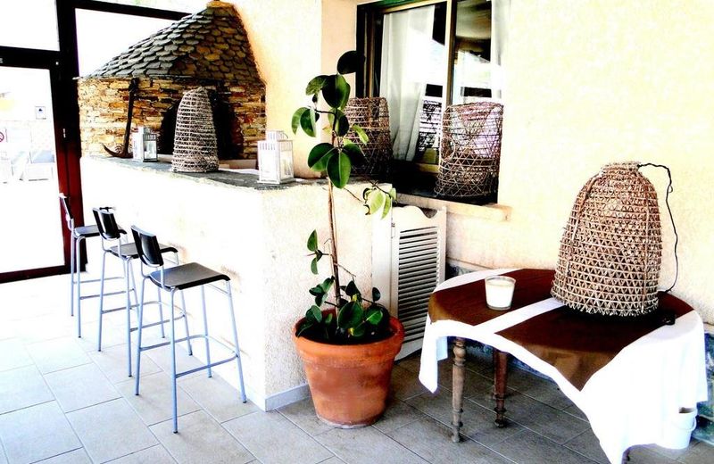 La Jetee Hotel & Restaurant