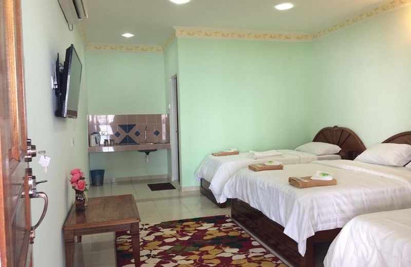 SHAZ Resort Pulau Tinggi