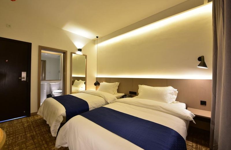 Sweet Valley Foso Hotel
