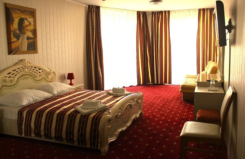 Renesance Hotel