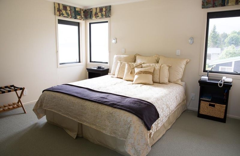 Nicara Lakeside Lodge