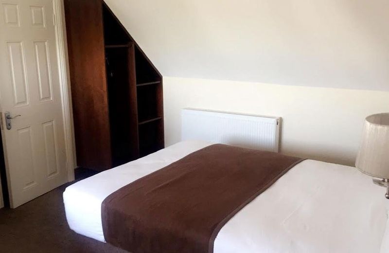 Ewings Bar & Accommodation