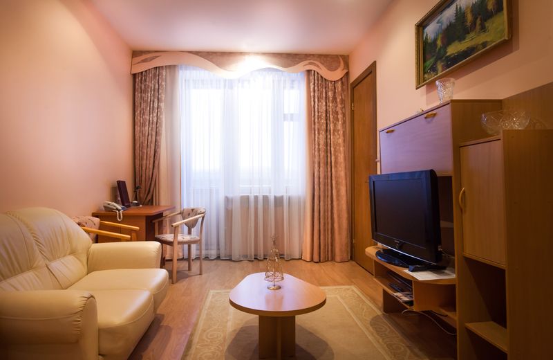 Oktyabrskaya Hotel