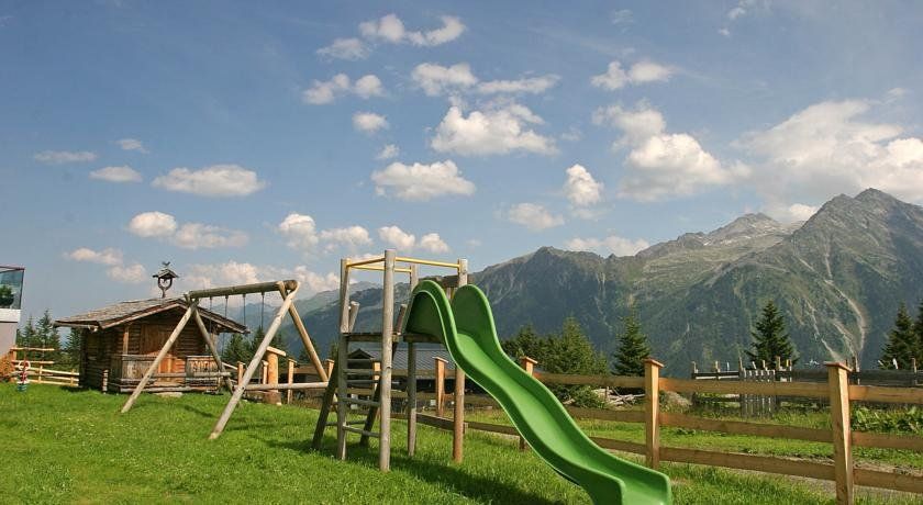 Outdoor Pictures 24