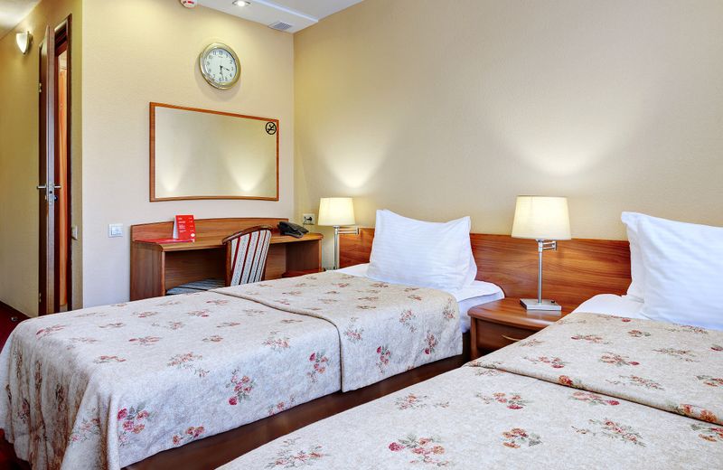Yuzhny Hotel