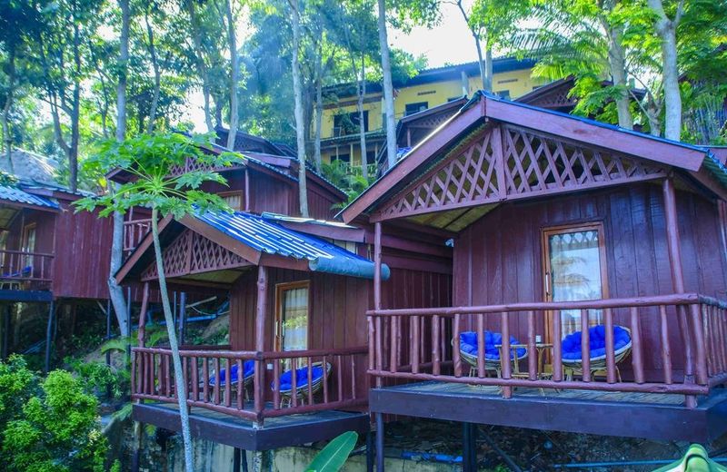 Rocky Ocean View Bungalows