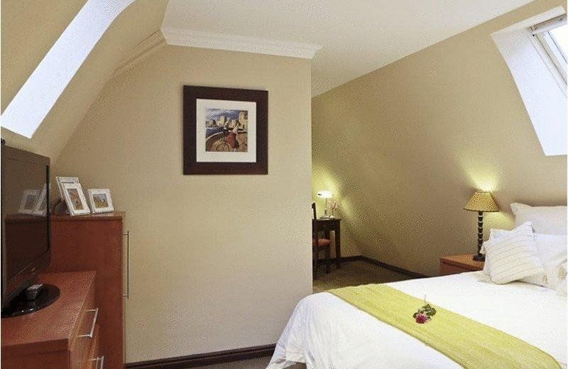 THE OAK AND VINE LUXURY GUEST HOUSE