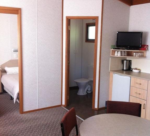 Golden Country Motel and Caravan Park