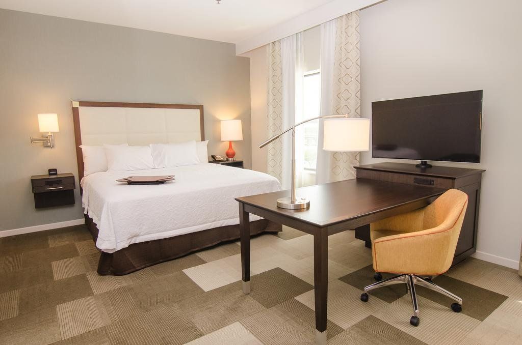 Hampton Inn & Suites Houston North IAH, TX