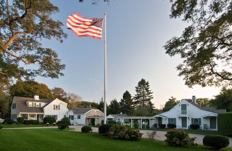 Carriage House Inn