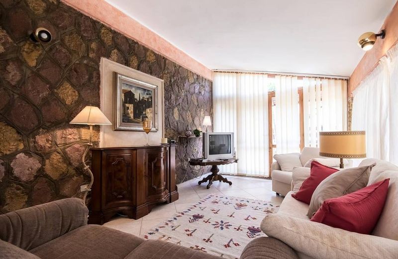 Villa Iole