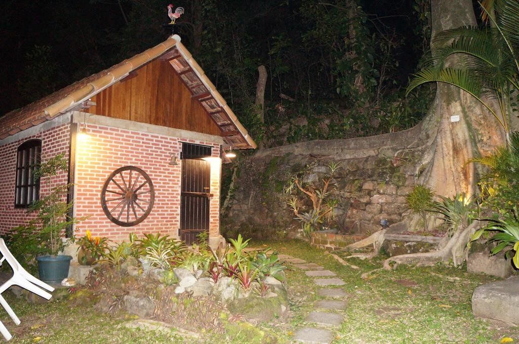Casa Caminho do Corcovado nearChrist Redeemer statue