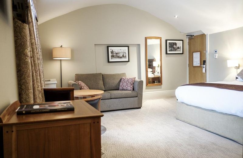 The Red Lion Hotel