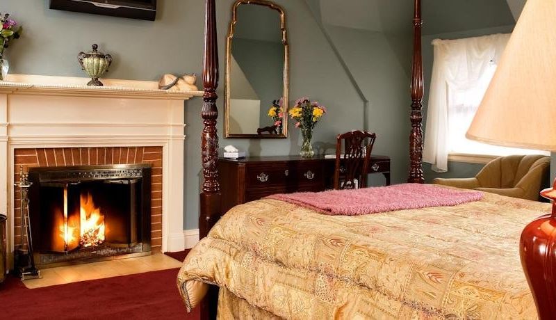 Stonehurst Manor Including Breakfast and Dinner