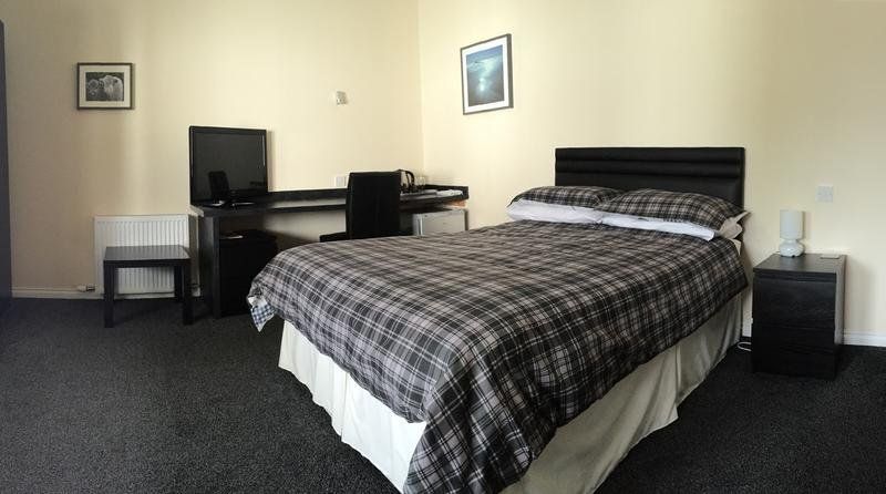 Ivy Cottage-Serviced accommodation