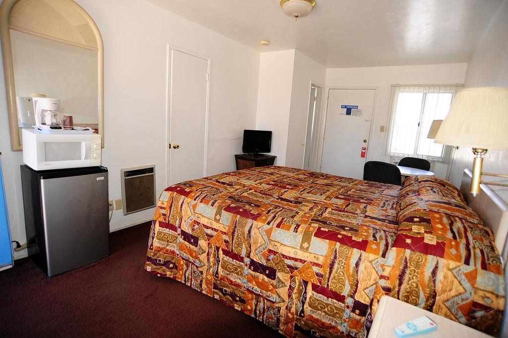 Safari Motor Inn - Joshua Tree