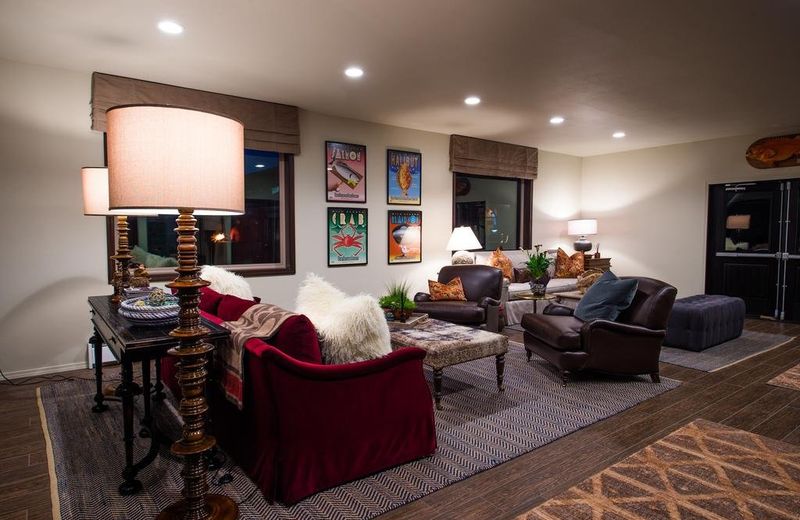Salmon Falls Resort