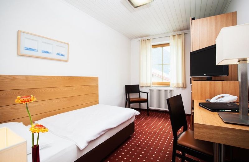 Hotel.Pension.Golingen