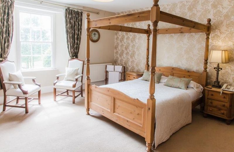 GELLIFAWR COUNTRY HOTEL