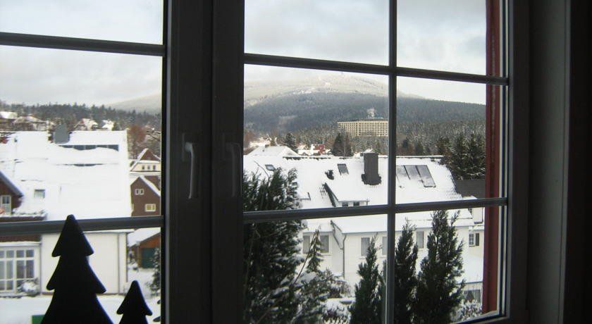 Outdoor Pictures 11