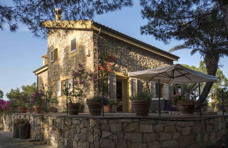 Villa Con Piscina a Carloforte
