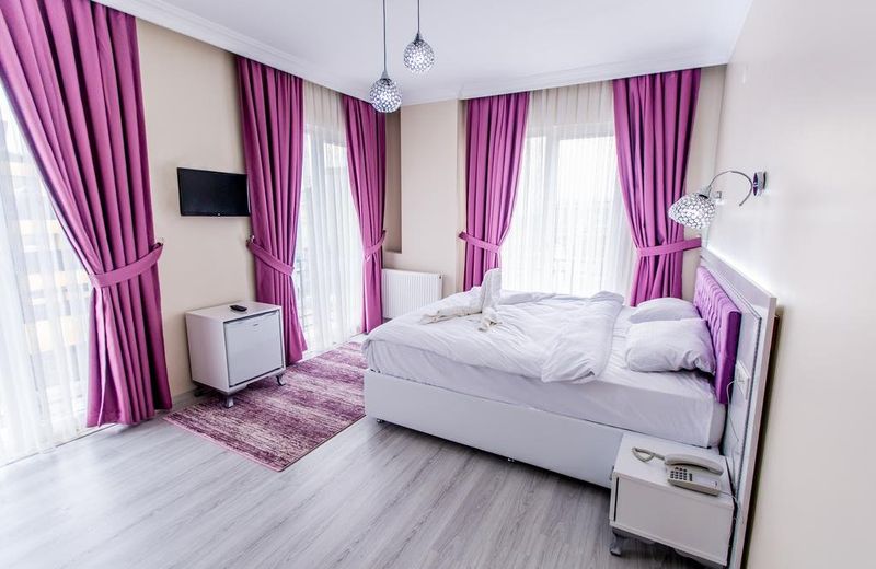Rosso Hotel