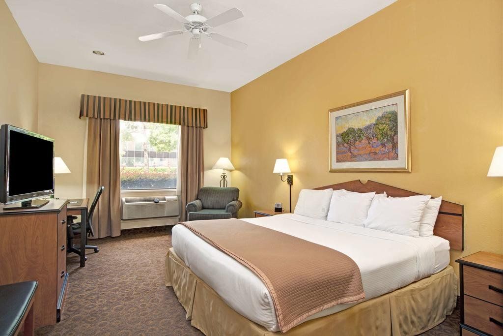 Wingate by Wyndham Houston Bush Intercontinental Airport IAH