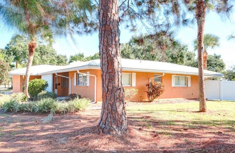 HARBOR PARADISE BY VACATION RENTAL PROS
