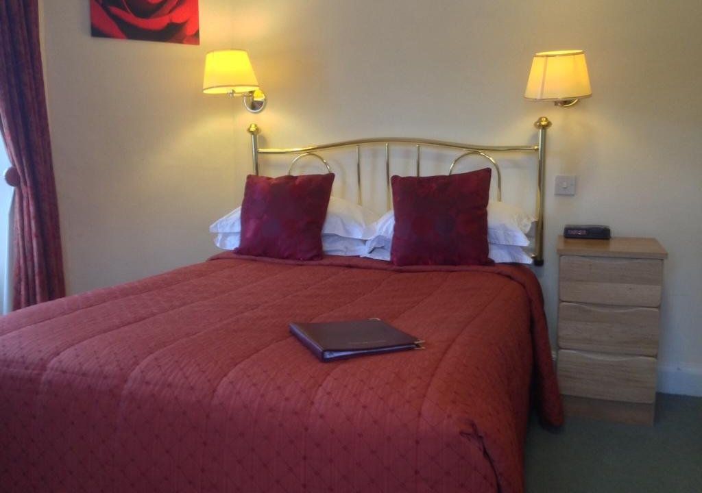Highlander Inn