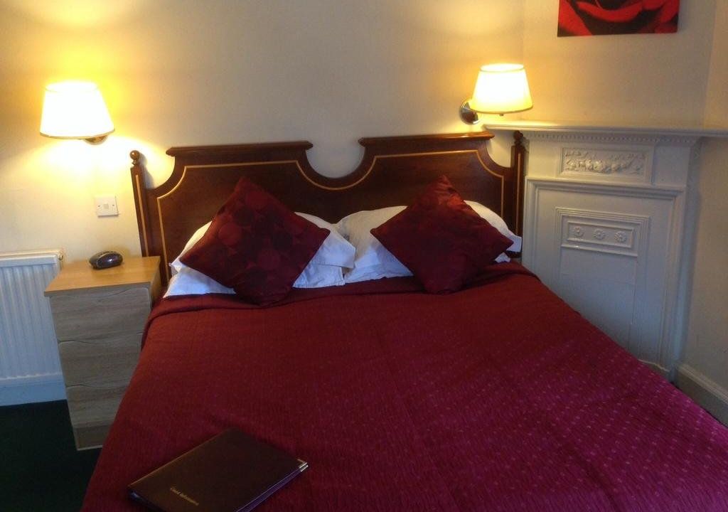 Highlander Inn