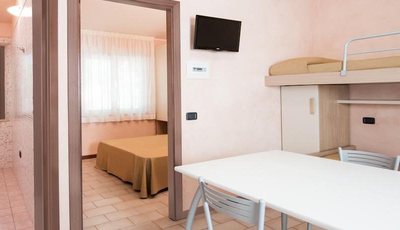 VILLAGGIO TURISTICO HOLIDAY