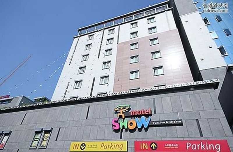 Yangsan Show Hotel