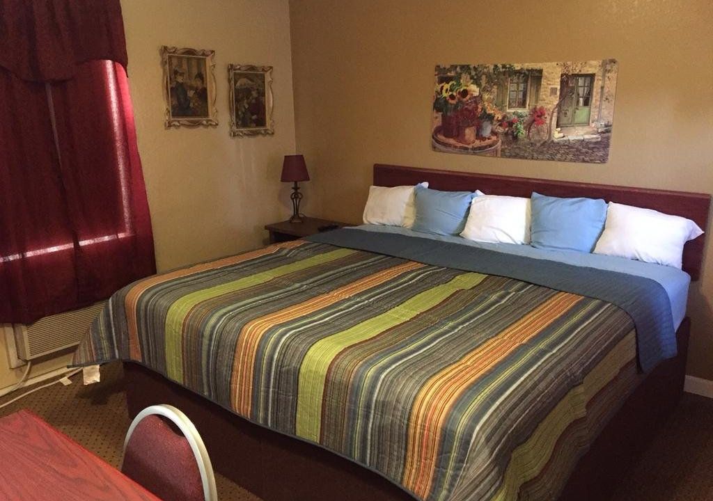 Highland Court Motel