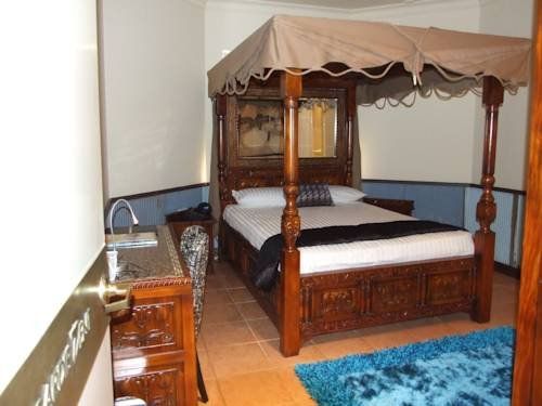 LANGTREES GUEST