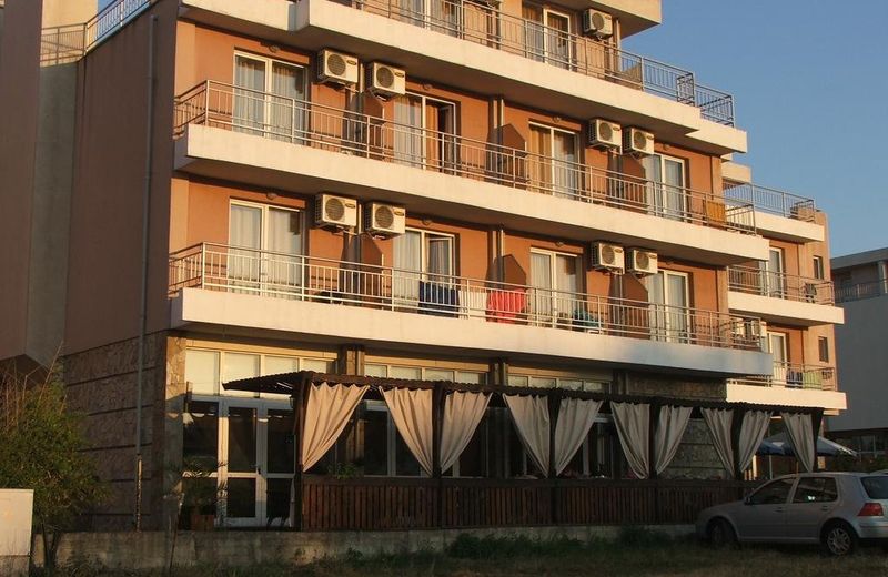 Guest House Compass