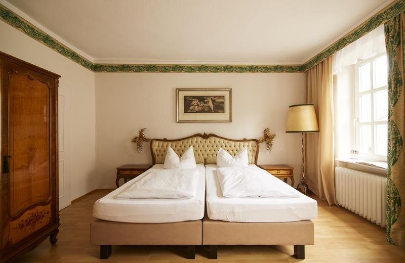 HEINRICHs winery bed & breakfast