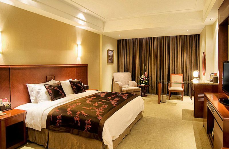 Ramada Plaza Chongqing West