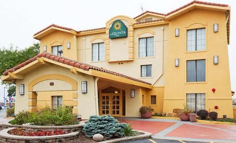 La Quinta Inn by Wyndham Chicago O'Hare Airport