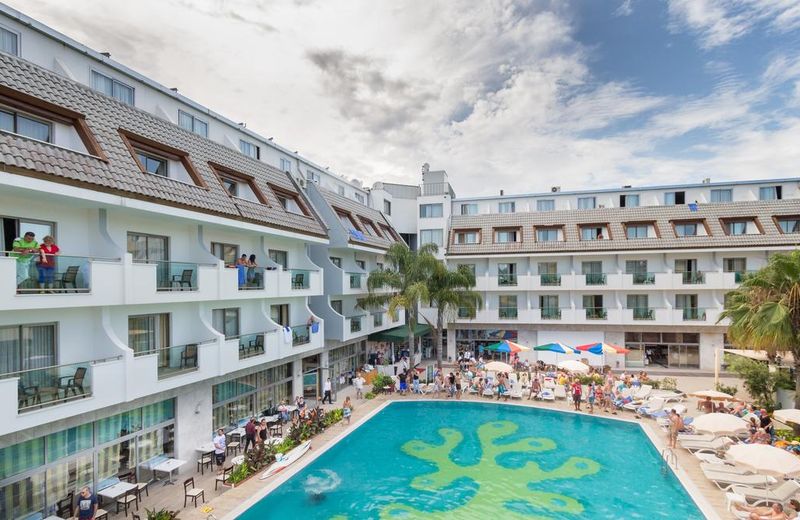 Arma's Resort Hotel