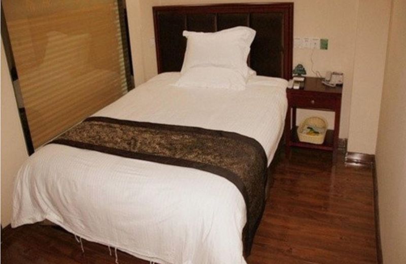 GreenTree Inn Jiangsu Yancheng Dongtai Railway Station Beihai East Road Express Hotel