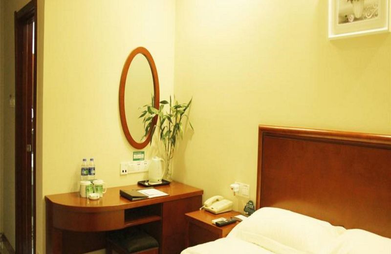 GreenTree Inn Shandong Binzhou Wanda Plaza Huangheshilu Express Hotel