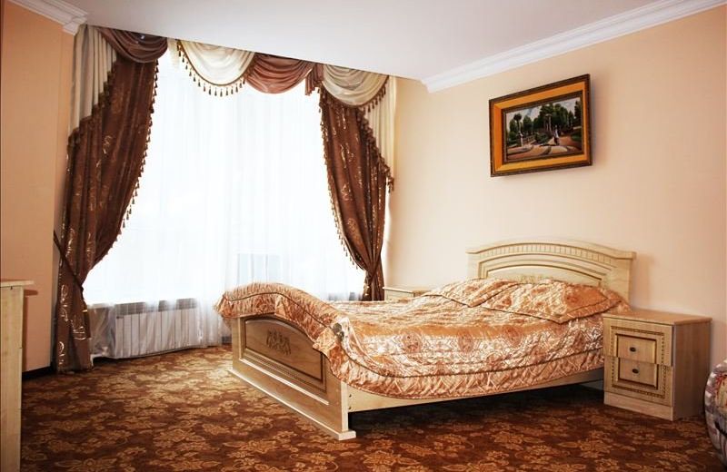 U Ally Hotel